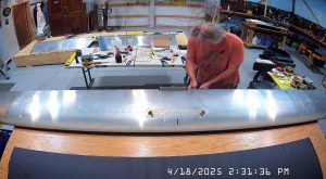 Final assembly of the 750 SD elevator to the horizontal stabilizer