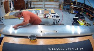 Final assembly of the 750 SD elevator to the horizontal stabilizer