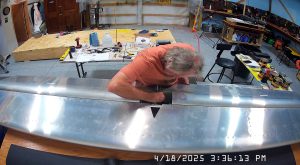 Final assembly of the 750 SD elevator to the horizontal stabilizer