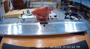 Final assembly of the 750 SD elevator to the horizontal stabilizer