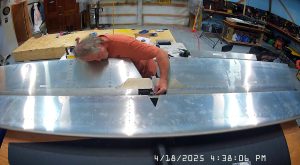 Final assembly of the 750 SD elevator to the horizontal stabilizer