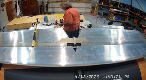 Final assembly of the 750 SD elevator to the horizontal stabilizer