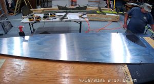 Assembling the 750 SD left fuselage skin