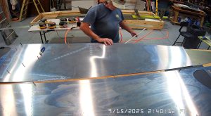 Assembling the 750 SD left fuselage skin