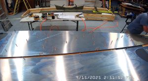 Assembling the 750 SD left fuselage skin