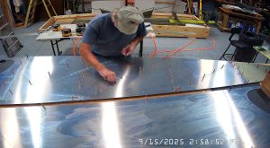 Assembling the 750 SD left fuselage skin