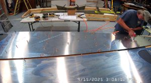Assembling the 750 SD left fuselage skin