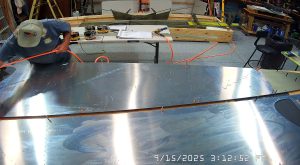 Assembling the 750 SD left fuselage skin