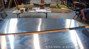 Assembling the 750 SD left fuselage skin