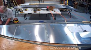 Assmbling the 750 SD fuselage top skin SD75-FR-06