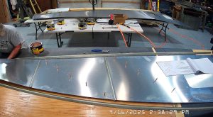 Assmbling the 750 SD fuselage top skin SD75-FR-06