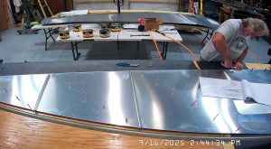 Assmbling the 750 SD fuselage top skin SD75-FR-06