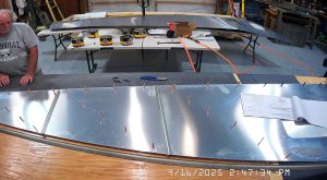Assmbling the 750 SD fuselage top skin SD75-FR-06