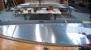 Assmbling the 750 SD fuselage top skin SD75-FR-06