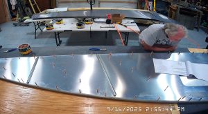 Assmbling the 750 SD fuselage top skin SD75-FR-06