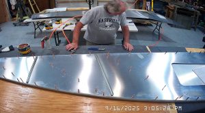 Assmbling the 750 SD fuselage top skin SD75-FR-06