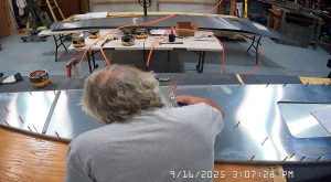 Assmbling the 750 SD fuselage top skin SD75-FR-06