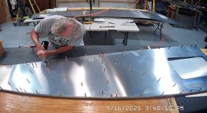 Assmbling the 750 SD fuselage top skin SD75-FR-06
