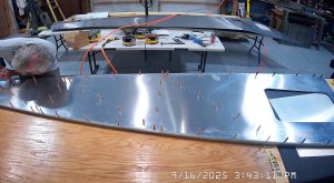 Assmbling the 750 SD fuselage top skin SD75-FR-06