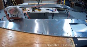 Assmbling the 750 SD fuselage top skin SD75-FR-06