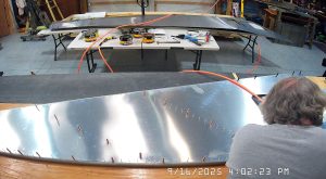 Assmbling the 750 SD fuselage top skin SD75-FR-06