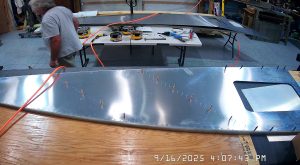 Assmbling the 750 SD fuselage top skin SD75-FR-06
