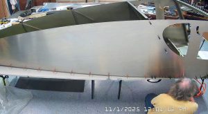 Zenith 750 SD rear fuselage assembly. Riveting the side skins