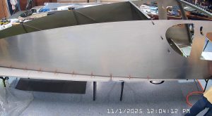 Zenith 750 SD rear fuselage assembly. Riveting the side skins