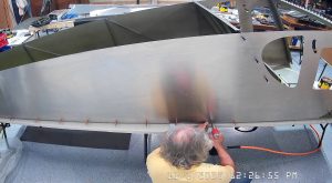 Zenith 750 SD rear fuselage assembly. Riveting the side skins