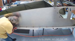 Zenith 750 SD rear fuselage assembly. Riveting the side skins