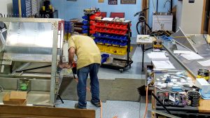 Zenith 750 SD rear fuselage assembly. Riveting the side skins