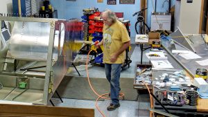 Zenith 750 SD rear fuselage assembly. Riveting the side skins