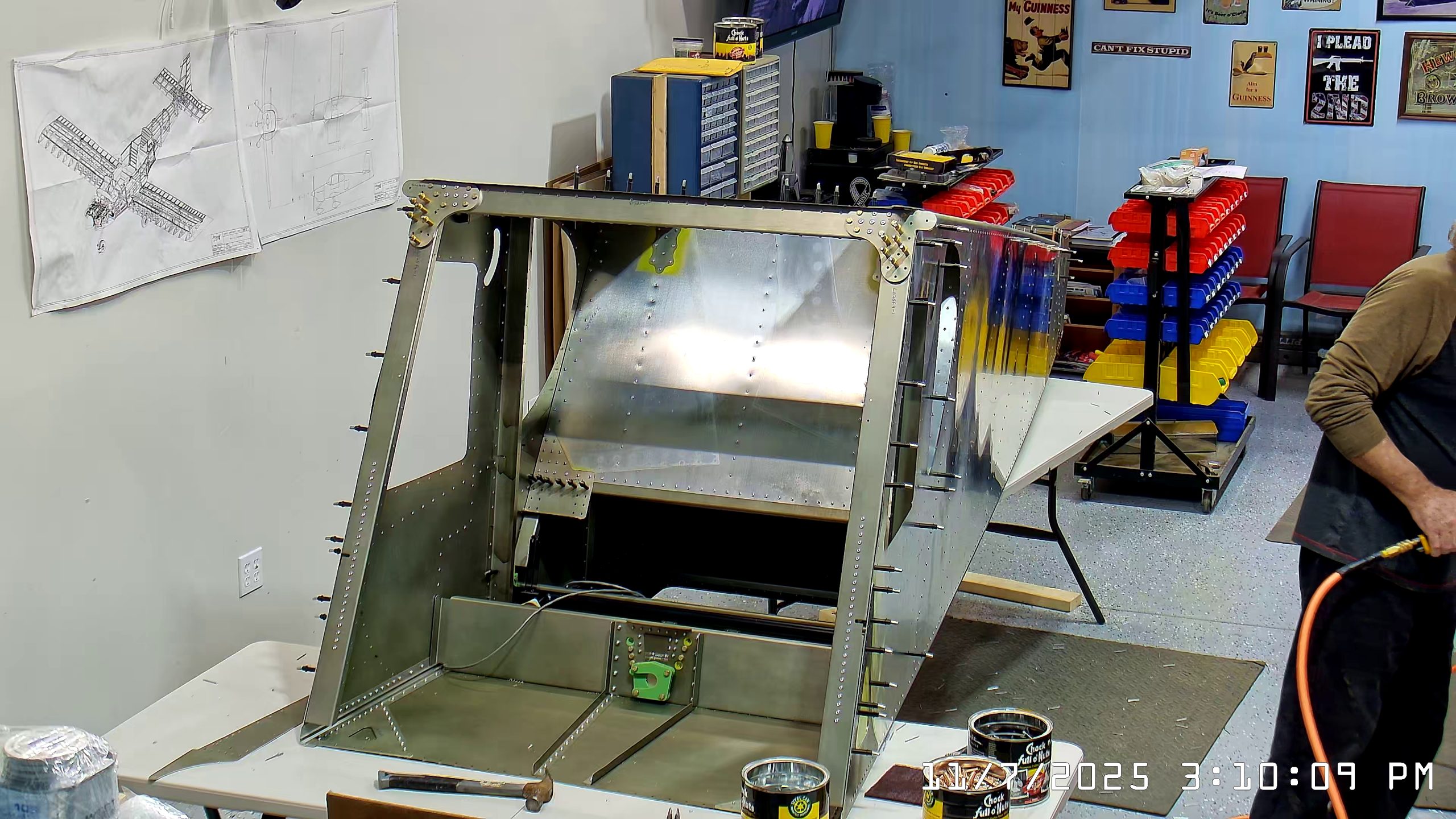 Installing A4 rivets to hold side skins to 750 SD top skin longerons