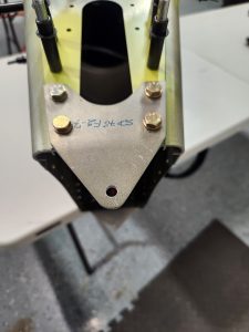 Installing the rudder hinges on the 750 SD rear fuselage